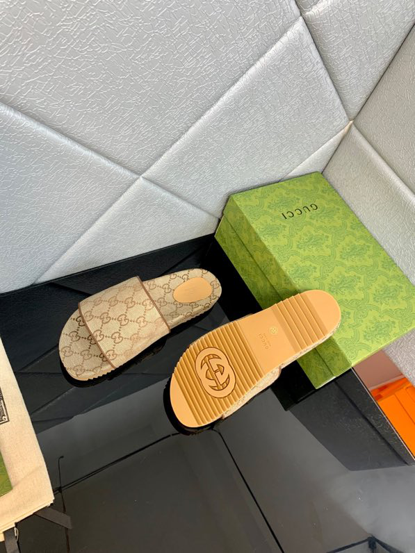 G*u*i* Sandal98