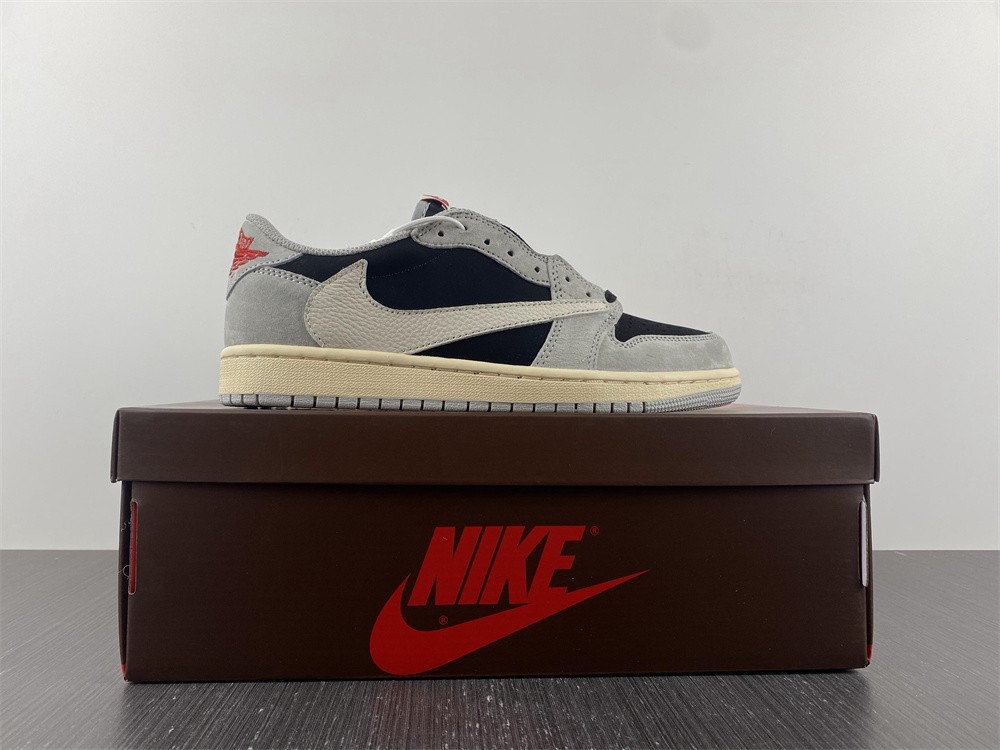 AIR JORDAN 1 TRAVIS SCOTT X AIR JORDAN 1 LOW OG DM7866-010