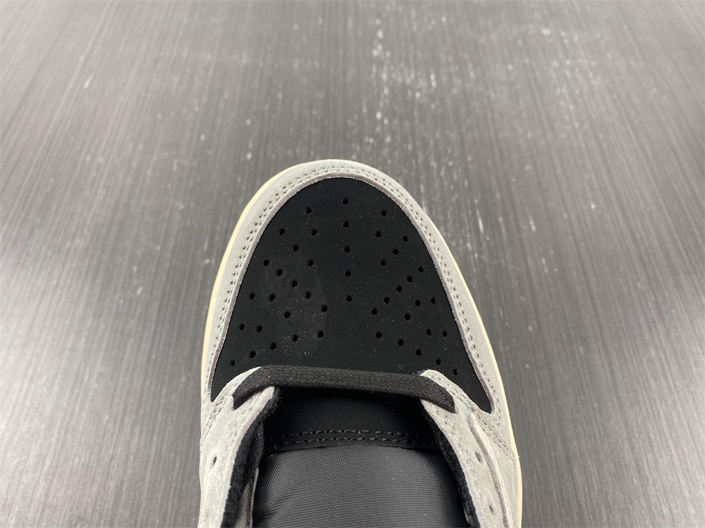AIR JORDAN 1 TRAVIS SCOTT X AIR JORDAN 1 LOW OG DM7866-010