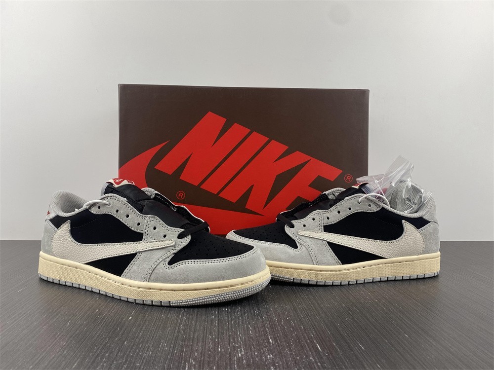 AIR JORDAN 1 TRAVIS SCOTT X AIR JORDAN 1 LOW OG DM7866-010