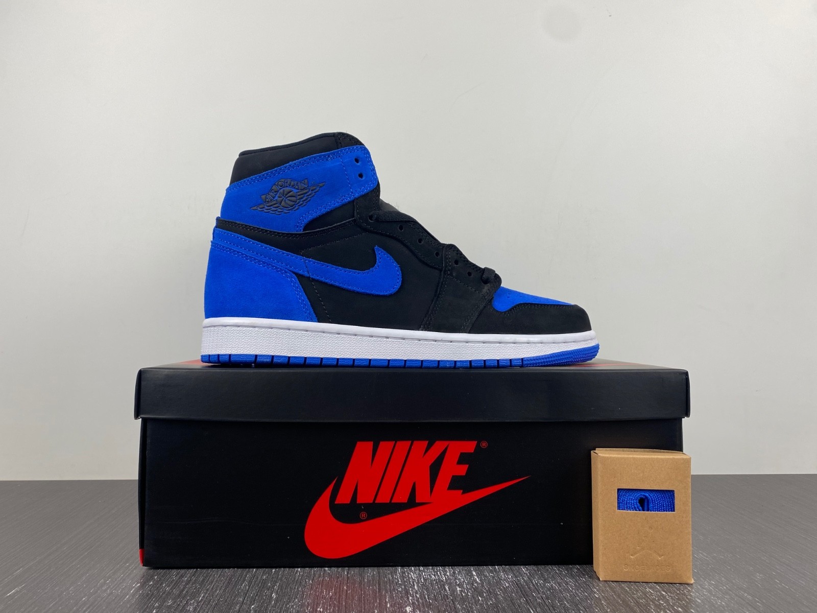 Air Jordan 1 Royal Suede DZ5485-042