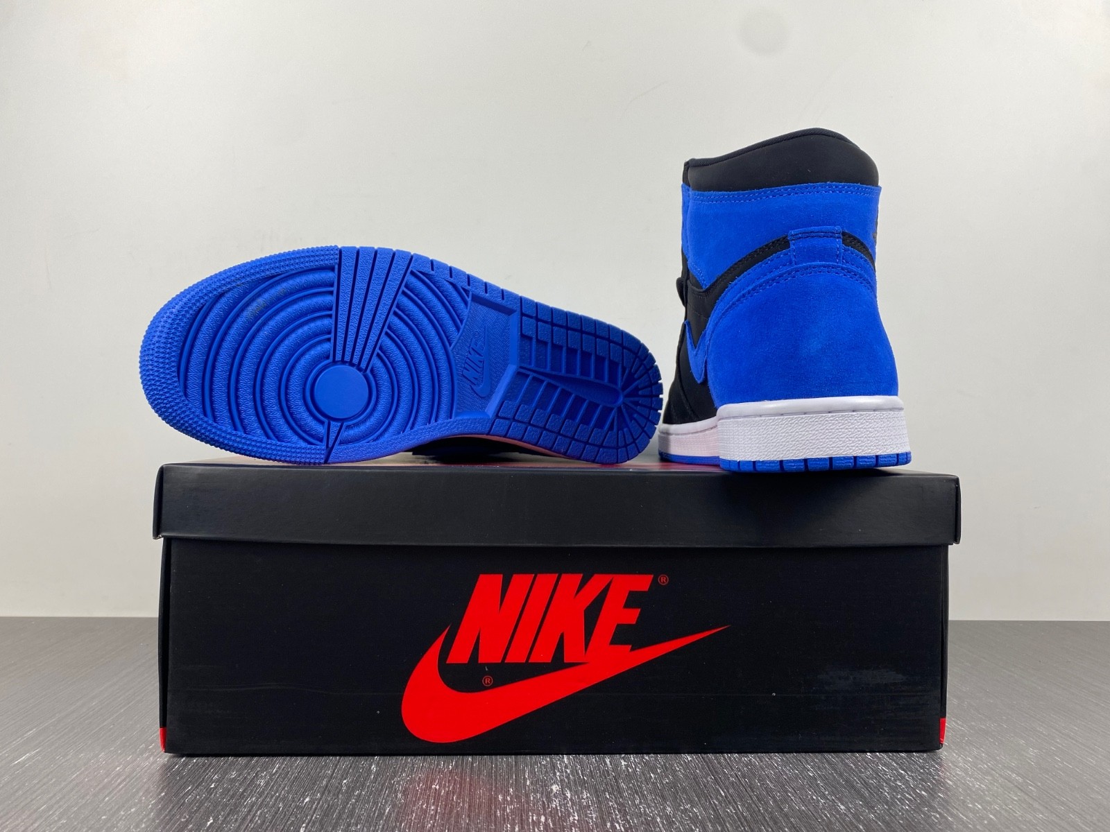 Air Jordan 1 Royal Suede DZ5485-042
