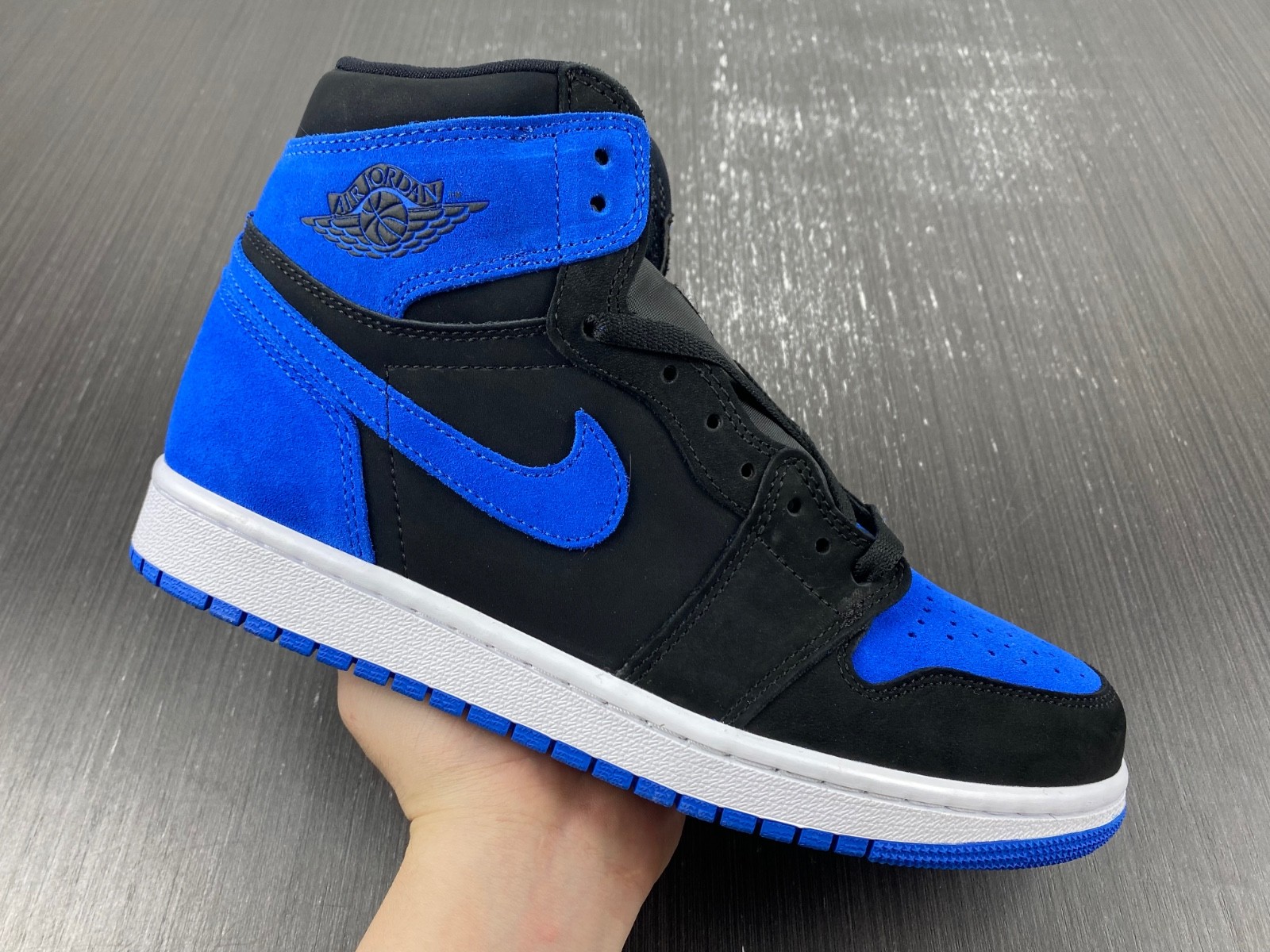 Air Jordan 1 Royal Suede DZ5485-042
