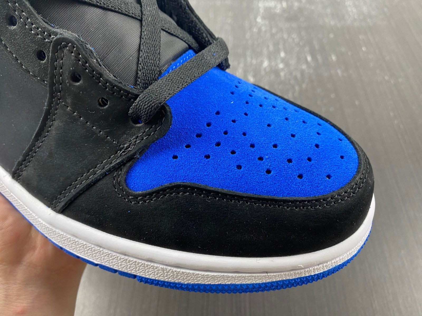 Air Jordan 1 Royal Suede DZ5485-042