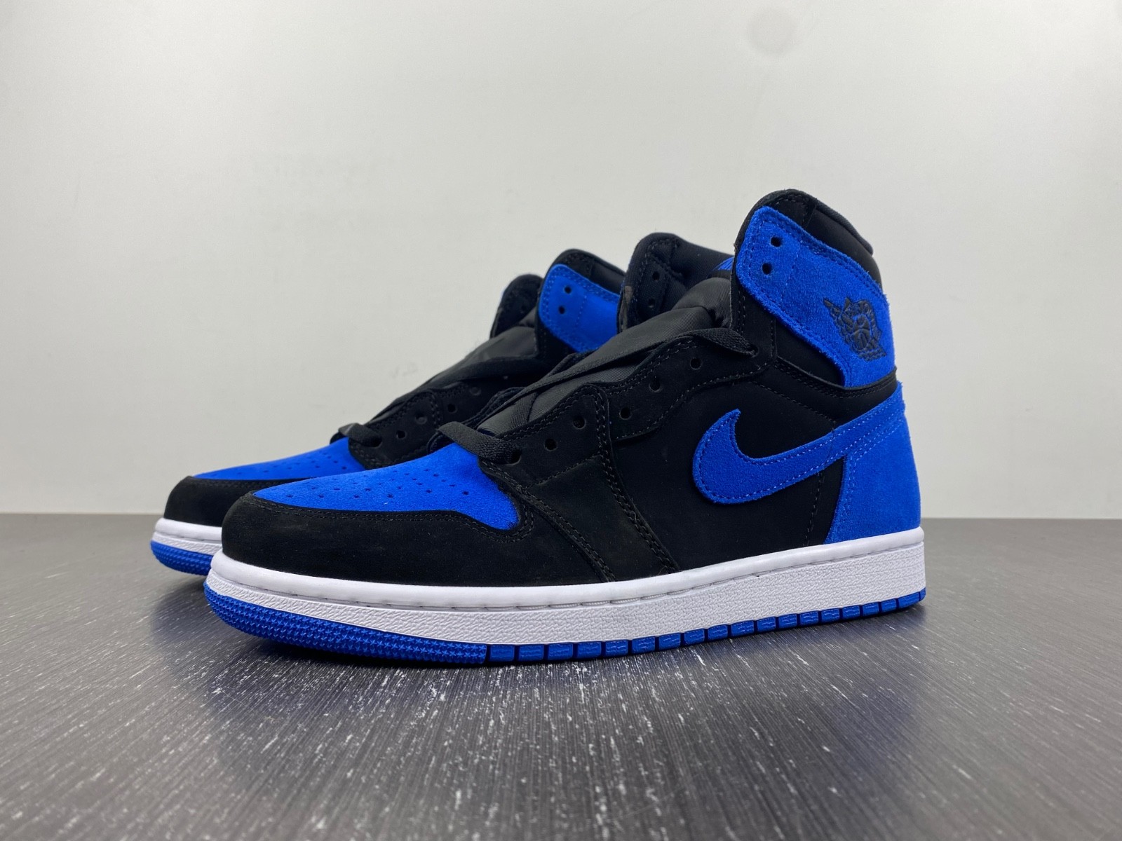 Air Jordan 1 Royal Suede DZ5485-042