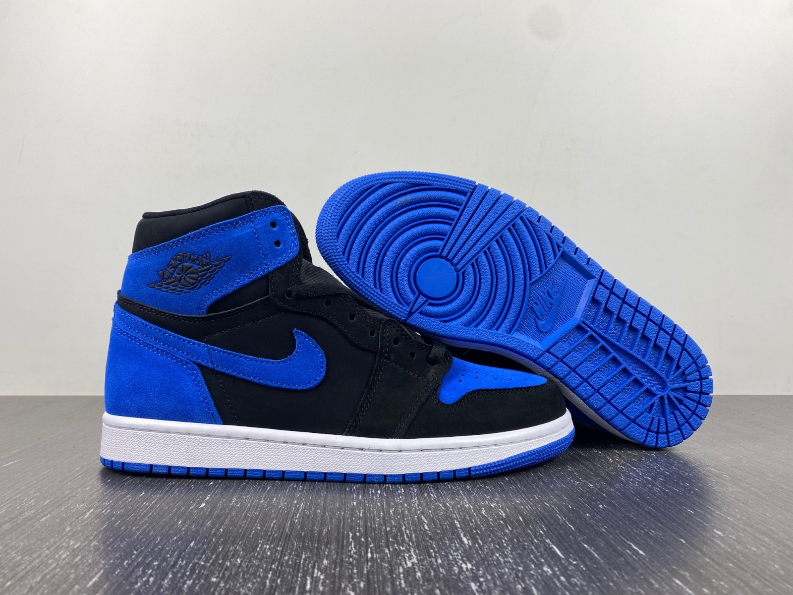 Air Jordan 1 Royal Suede DZ5485-042