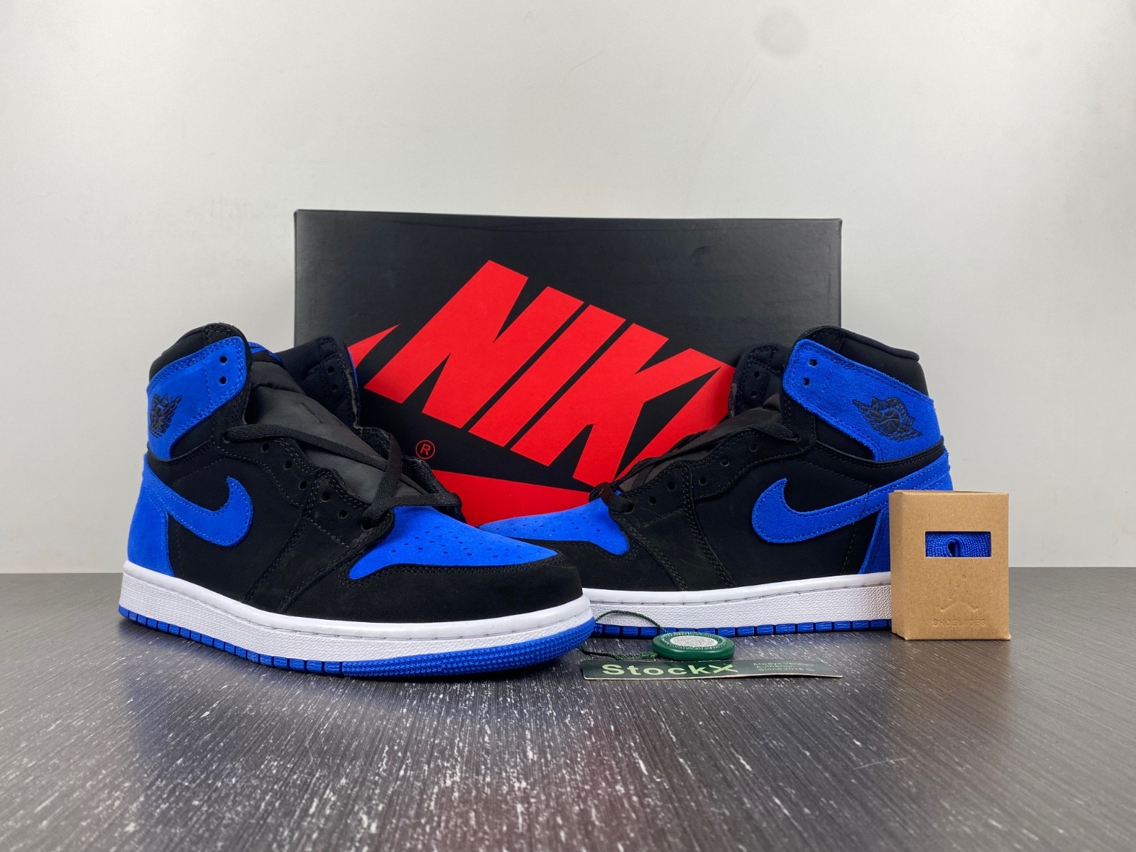 Air Jordan 1 Royal Suede DZ5485-042