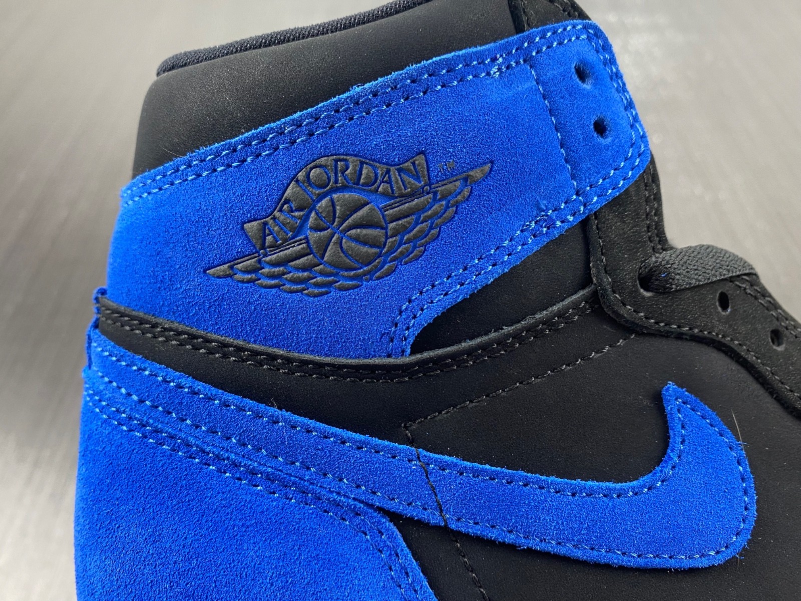 Air Jordan 1 Royal Suede DZ5485-042