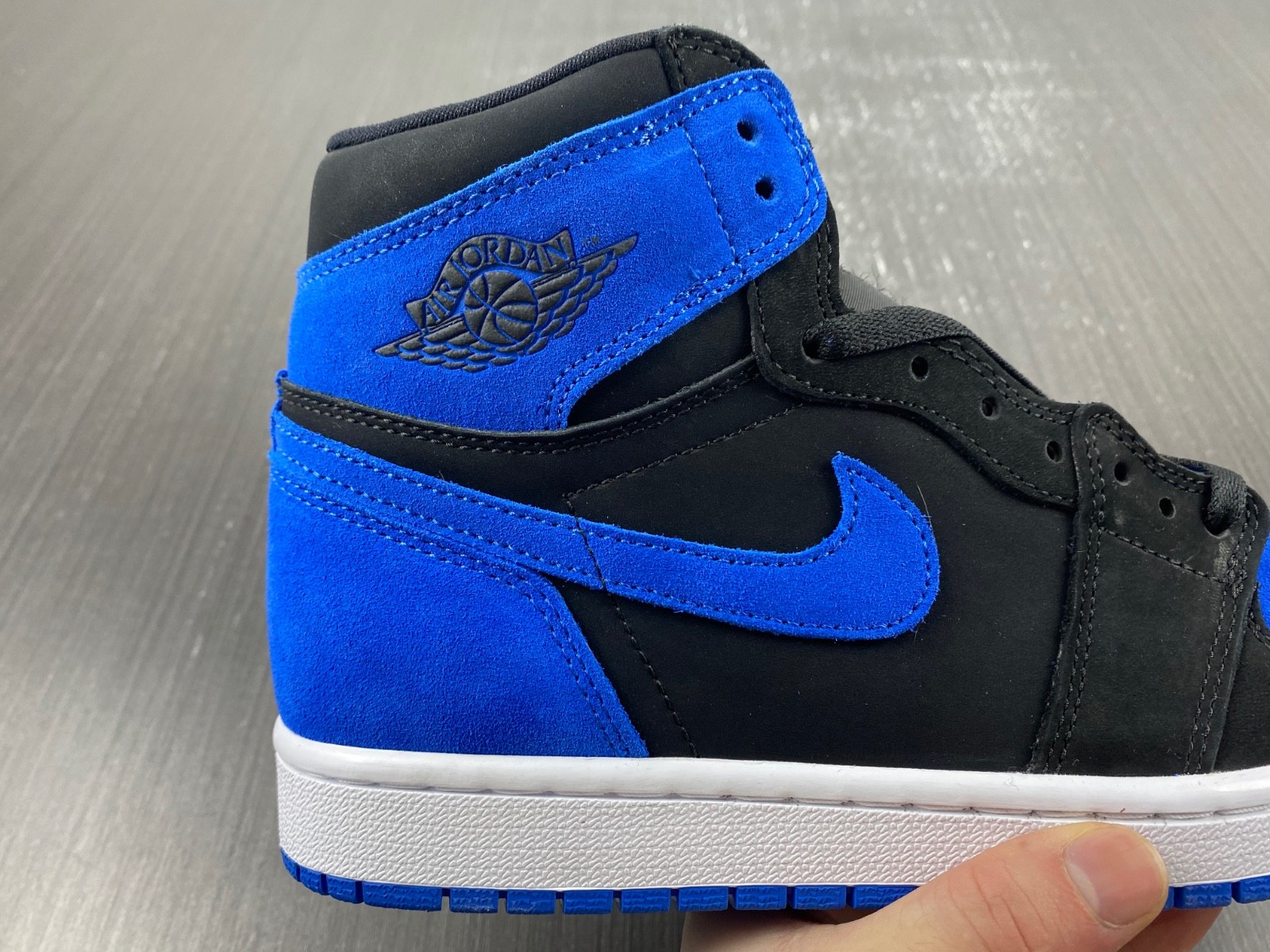 Air Jordan 1 Royal Suede DZ5485-042