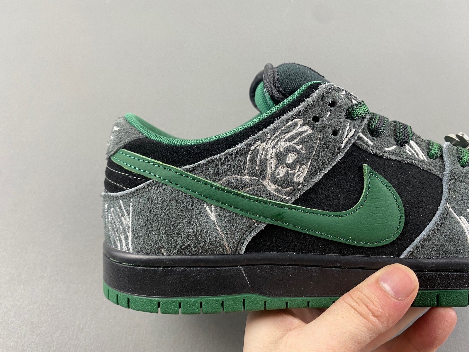 Nike SB Dunk Low There Skateboards HF7743-001