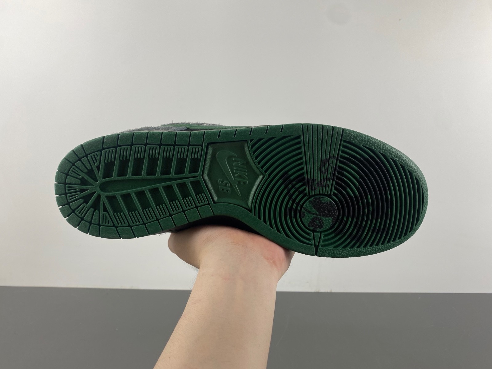 Nike SB Dunk Low There Skateboards HF7743-001