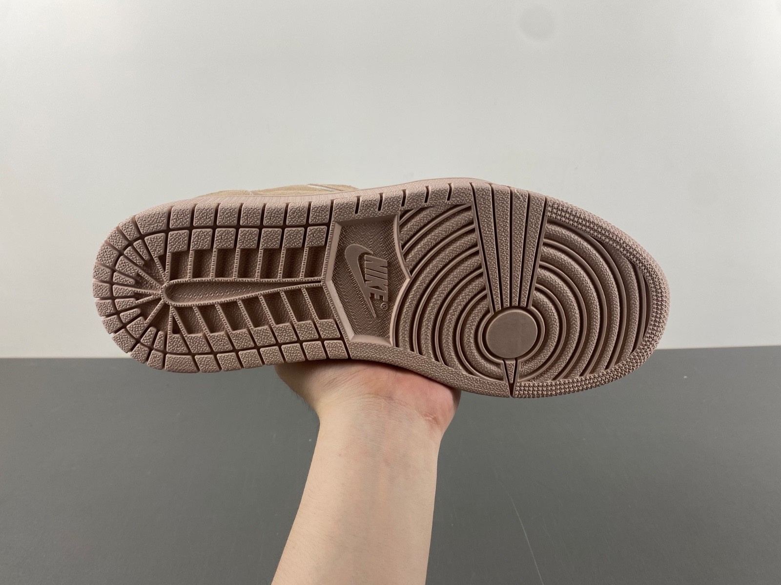 Air Jordan 1 Retro Low NS Particle Beige AO1935-204