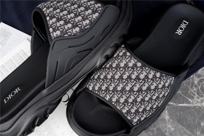 Dio*r sandal 37