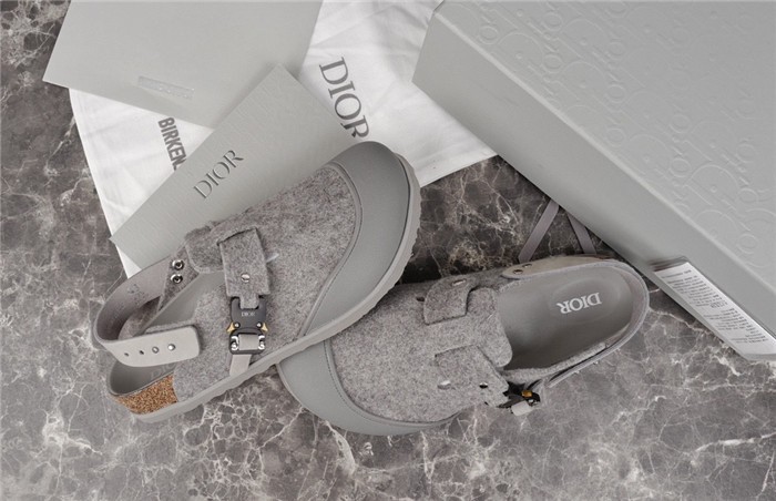Dio*r sandal 32