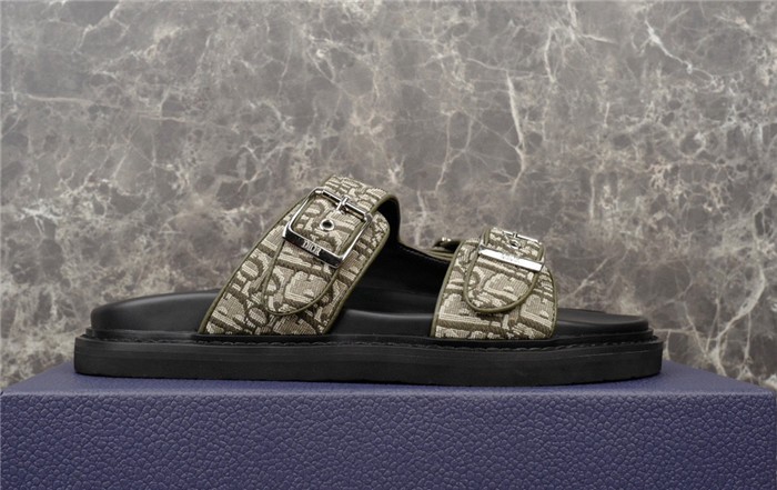 Dio*r sandal 30
