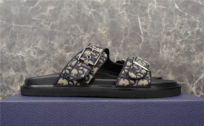 Dio*r sandal 29