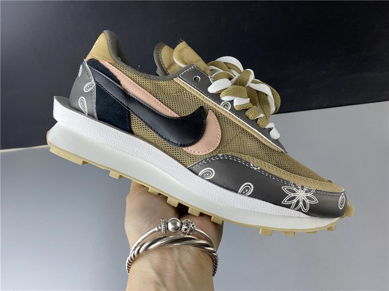 Travis Scott x Sacai x Nike LDV Waffle Daybreak" BV5053-001