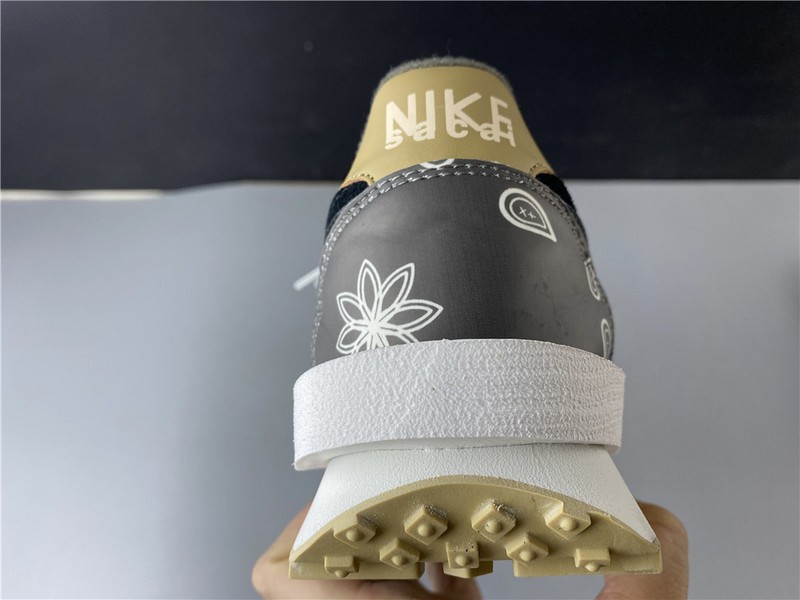 Travis Scott x Sacai x Nike LDV Waffle Daybreak" BV5053-001