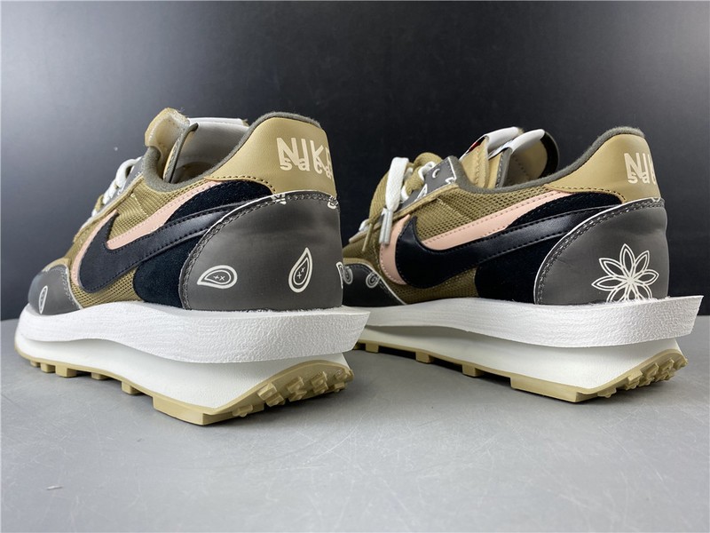 Travis Scott x Sacai x Nike LDV Waffle Daybreak" BV5053-001