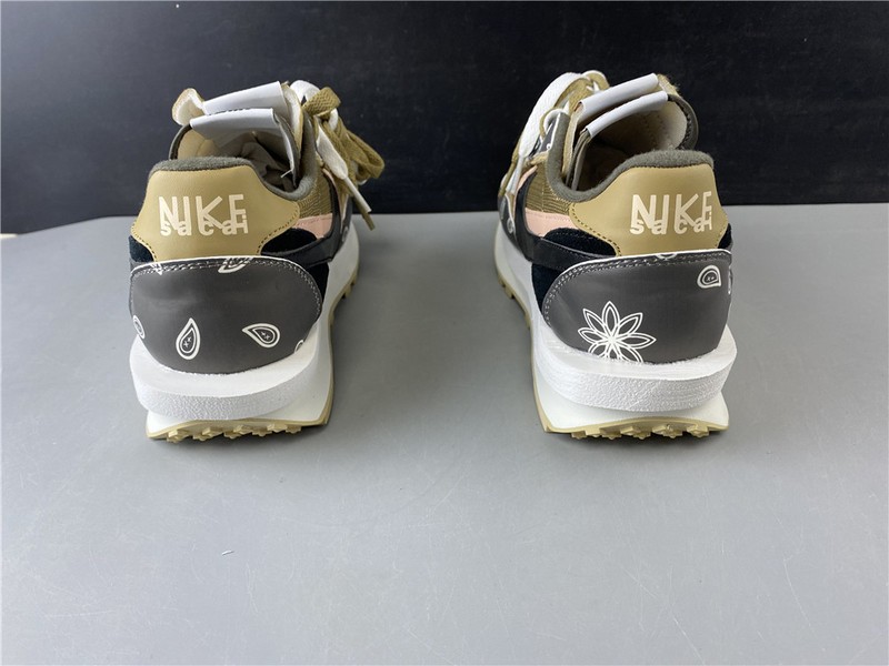 Travis Scott x Sacai x Nike LDV Waffle Daybreak" BV5053-001