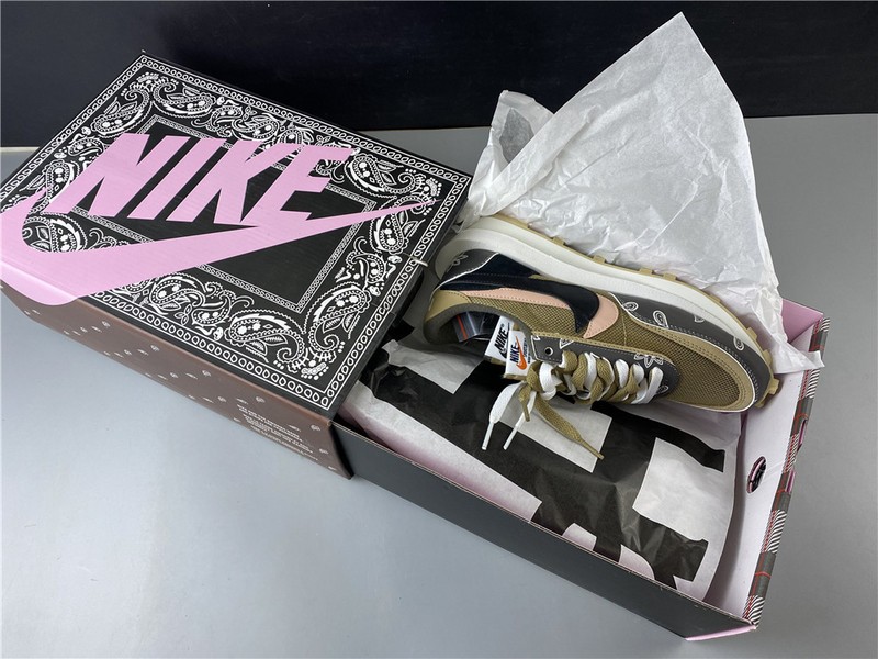 Travis Scott x Sacai x Nike LDV Waffle Daybreak" BV5053-001