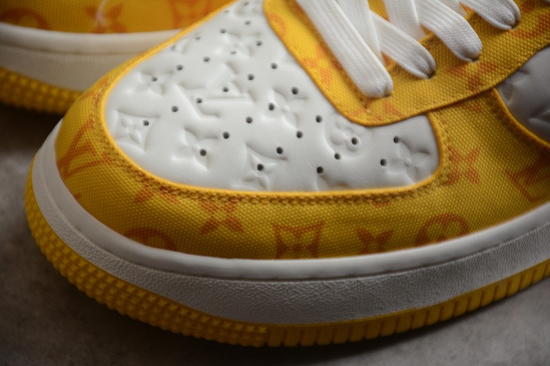 NIKE LOW AIR FORCE 1 X LV yellow white
