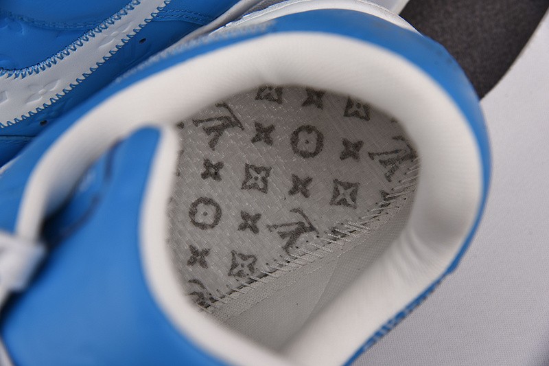 NIKE LOW AIR FORCE 1 X LV light bule