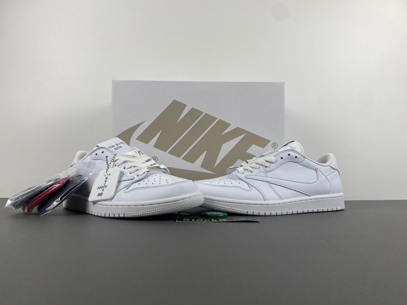 TRAVIS SCOTT X AIR JORDAN WHITE DM7866-292