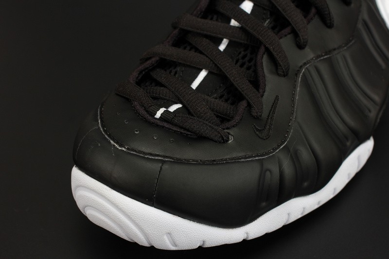 Nike Air Foamposite Pro “Dr. Doom” Black/White 624041-006