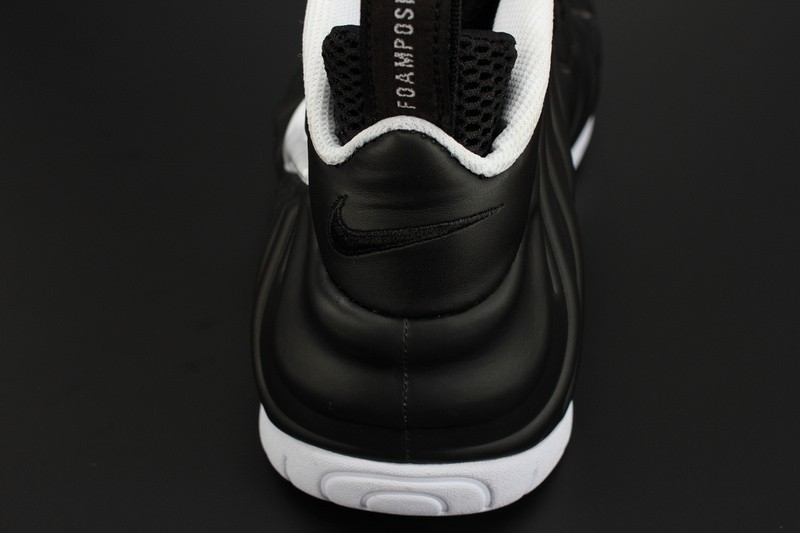 Nike Air Foamposite Pro “Dr. Doom” Black/White 624041-006