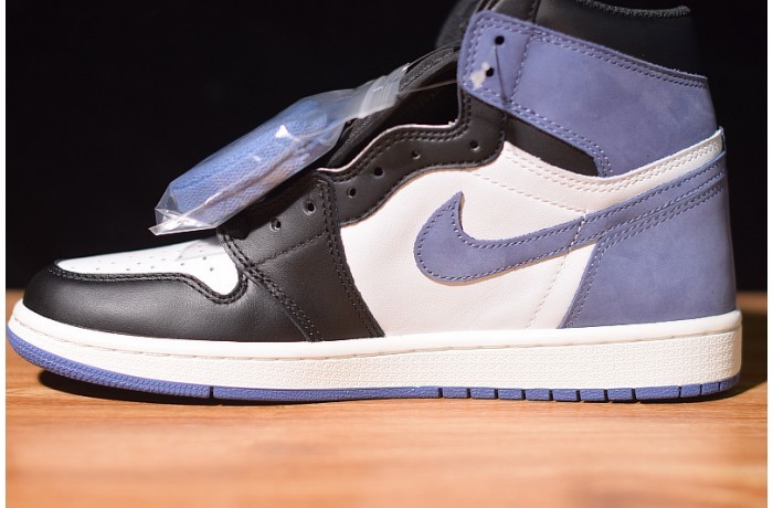 AIR JORDAN 1 RETRO HIGH OG "BLUE MOON" 555088-115