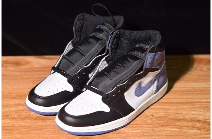 AIR JORDAN 1 RETRO HIGH OG "BLUE MOON" 555088-115