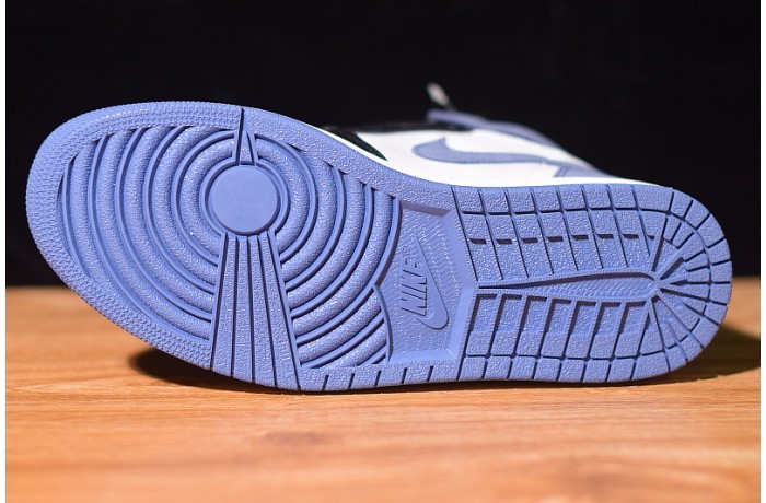 AIR JORDAN 1 RETRO HIGH OG "BLUE MOON" 555088-115