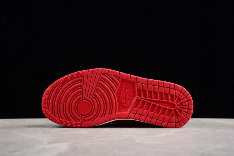 air Jordan 1 Low Bred Sail DC0774-061