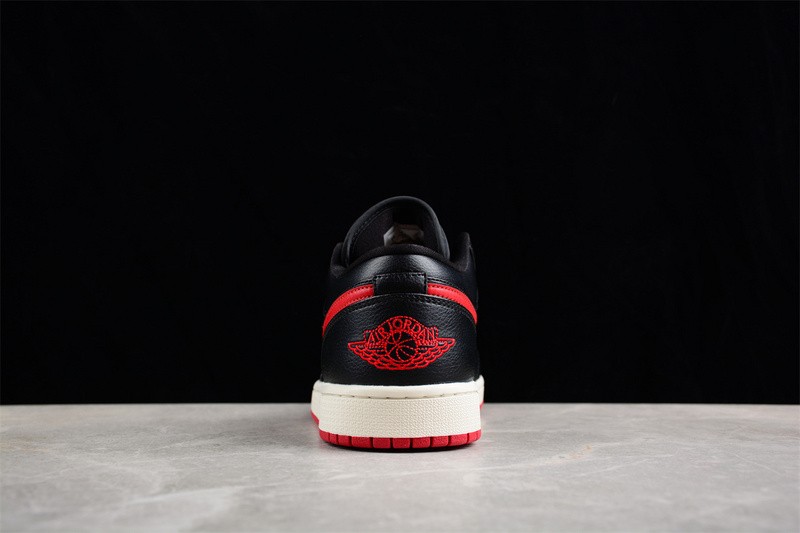 air Jordan 1 Low Bred Sail DC0774-061