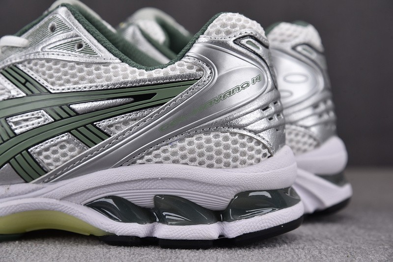 As*ic*s Gel-Kayano 14 1201A019-107