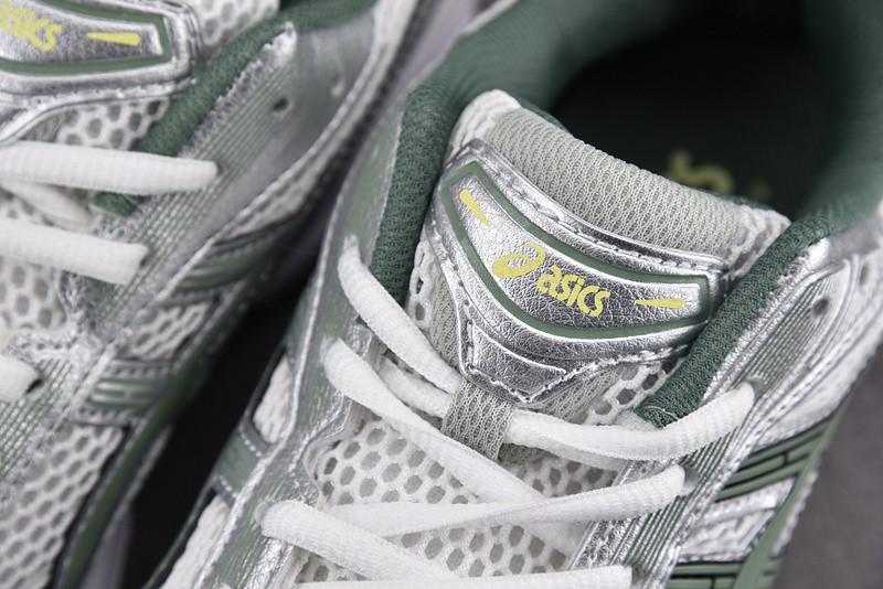As*ic*s Gel-Kayano 14 1201A019-107