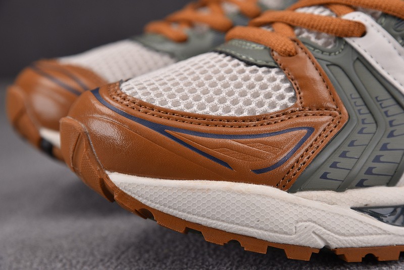 As*ic*s Gel-Kayano 14 1201A019-250