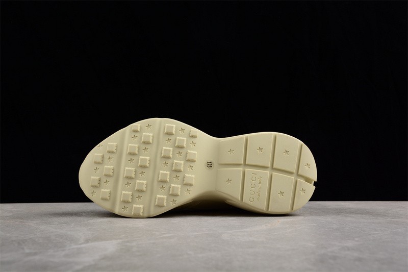 G*u*i* Trainer Sneaker90