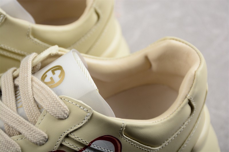G*u*i* Trainer Sneaker89