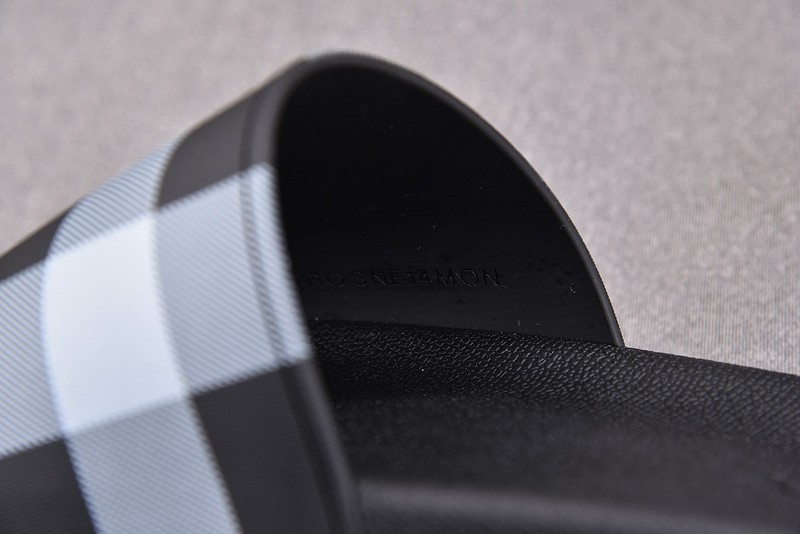 BURBER*Y Sandal13