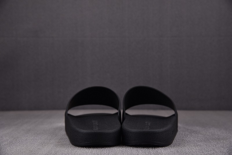 BURBER*Y Sandal12