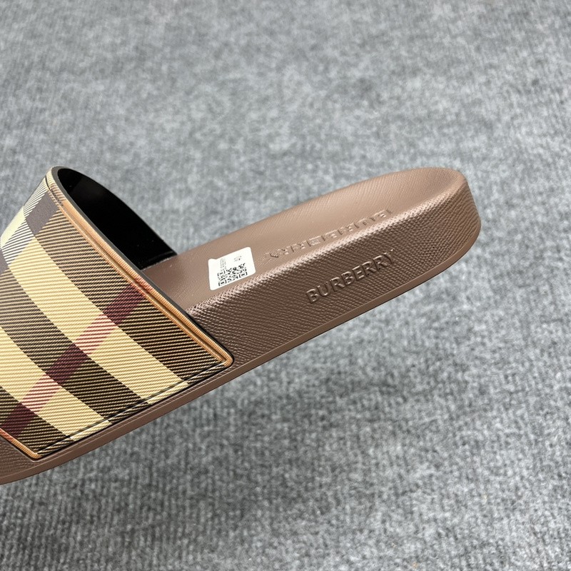 BURBER*Y Sandal2