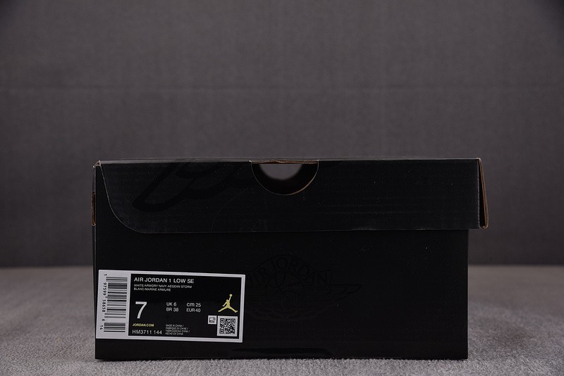 Air Jordan 1 Low SE Armory Navy HM3711-144