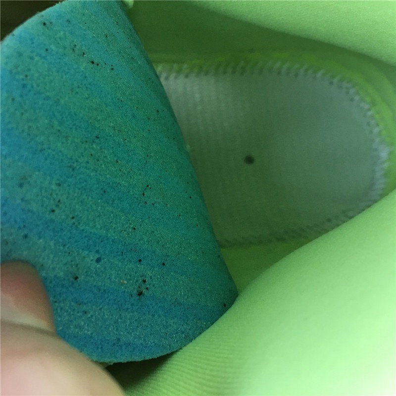 Air Jordan 1 Retro High Barely Volt AH7389-700
