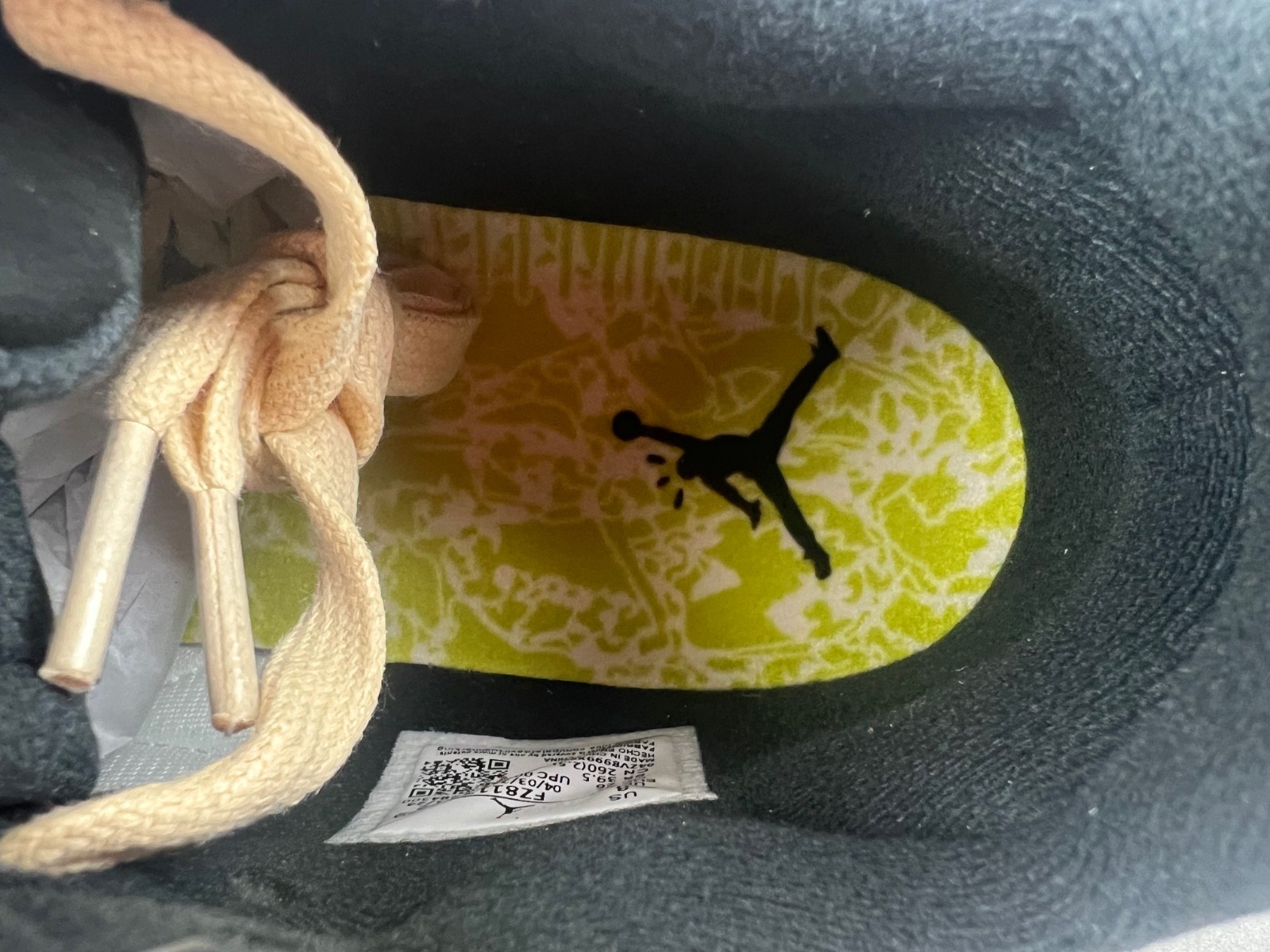 Travis Scott x Jordan Jumpman Jack "Bright Cactus" FZ8117-102