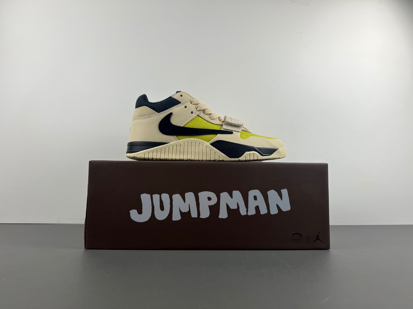 Travis Scott x Jordan Jumpman Jack "Bright Cactus" FZ8117-102