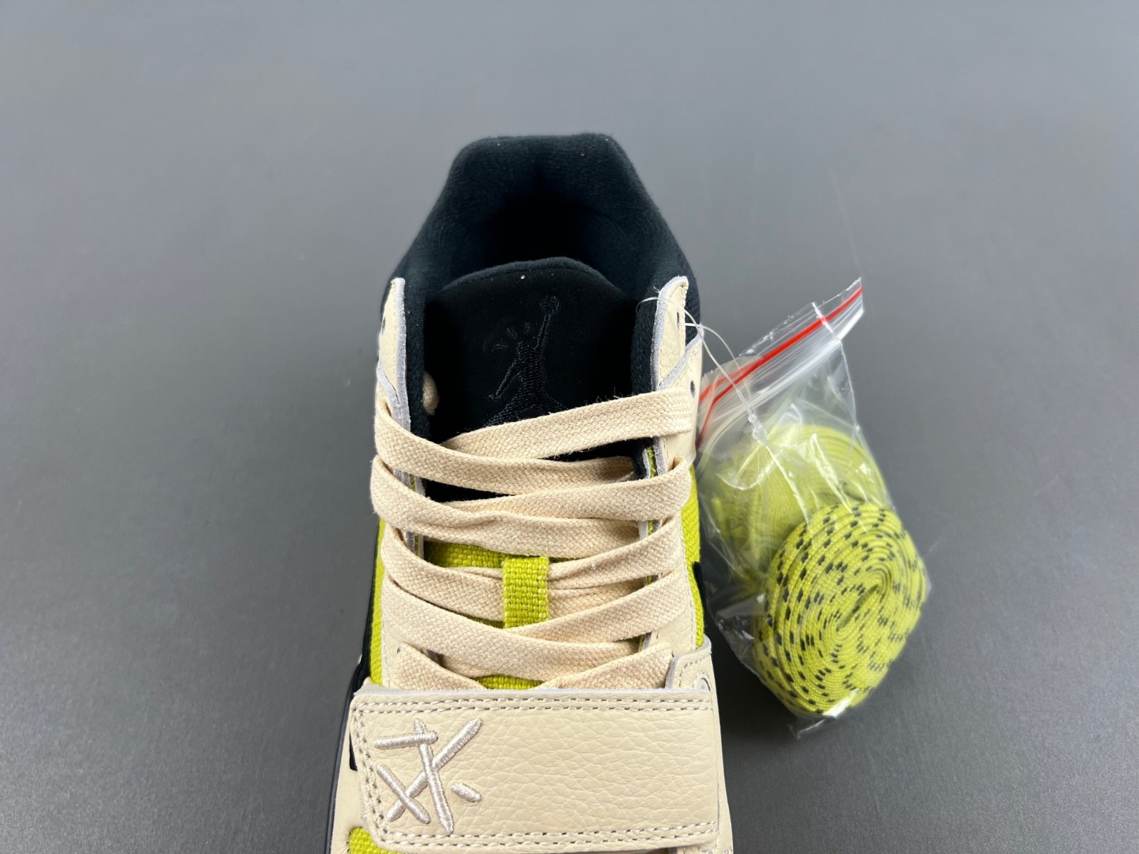 Travis Scott x Jordan Jumpman Jack "Bright Cactus" FZ8117-102