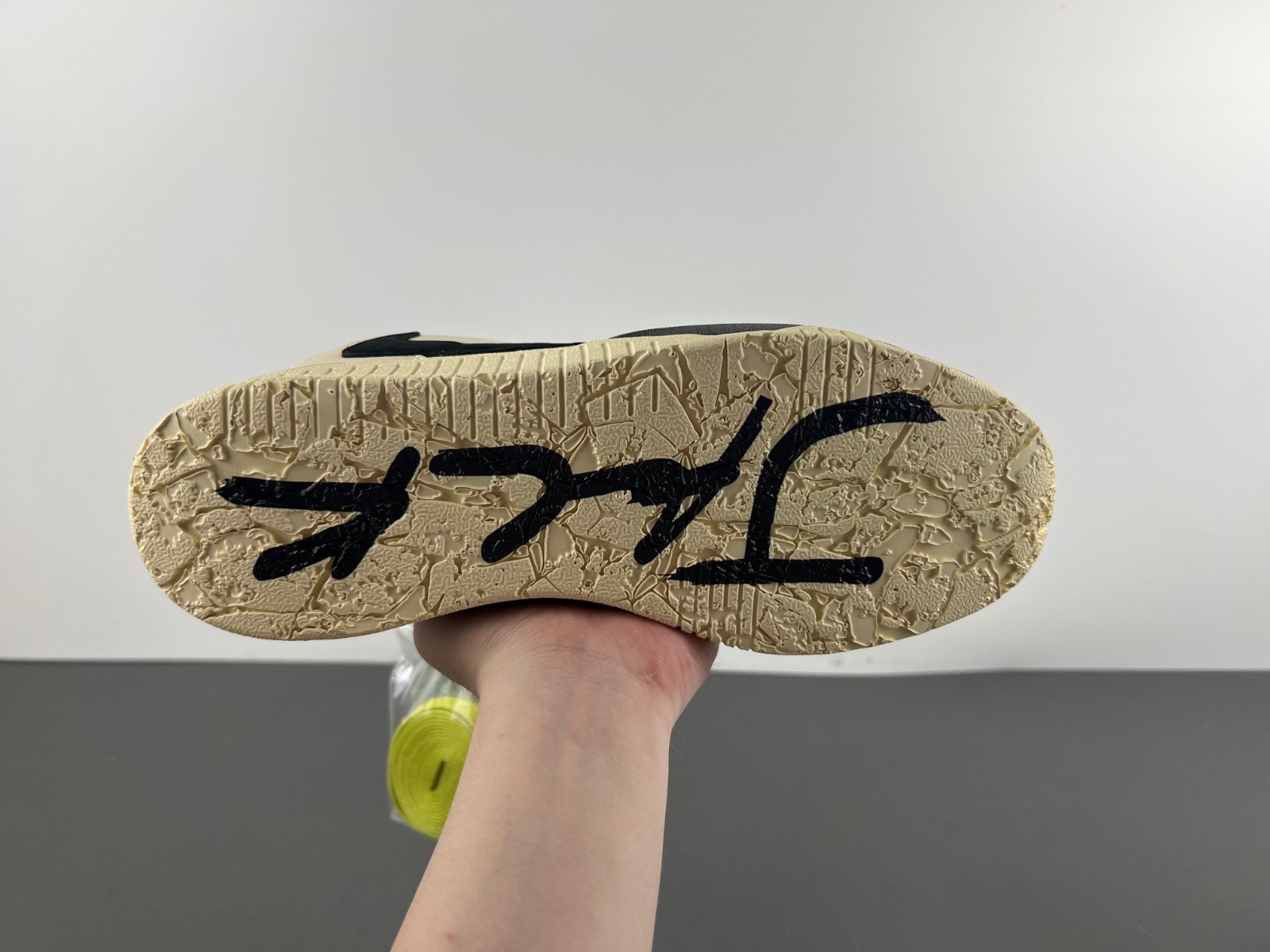 Travis Scott x Jordan Jumpman Jack "Bright Cactus" FZ8117-102