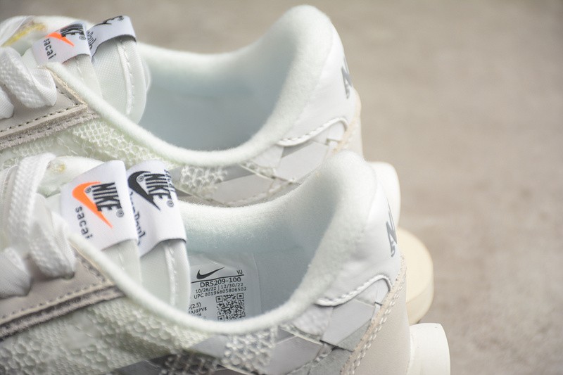 sacai x Nike LDVaporwaffle Mix Low White DR5209-100